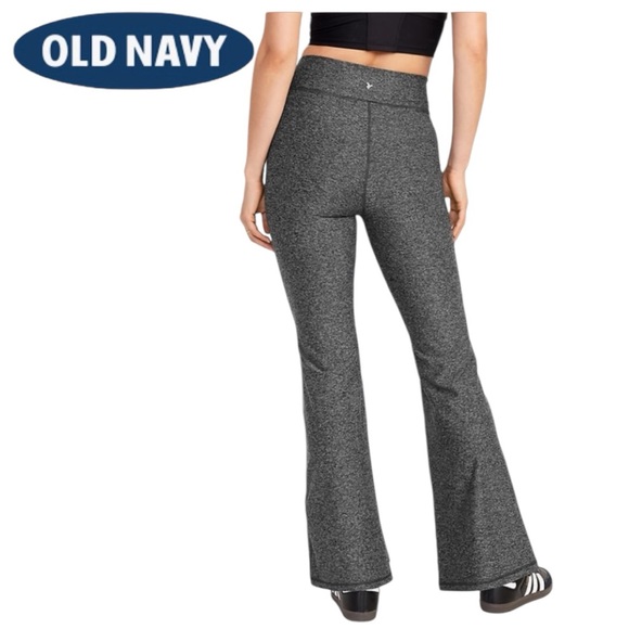 027 NWT Old Navy High-Waisted CloudComfy Flare Leggings - Picture 3 of 4